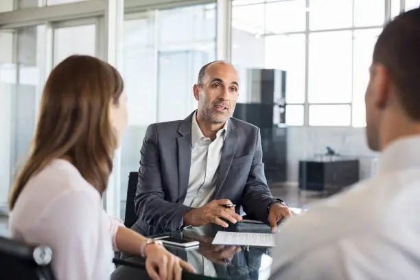 Consultation with a commercial broker in California about business insurance and employee benefits